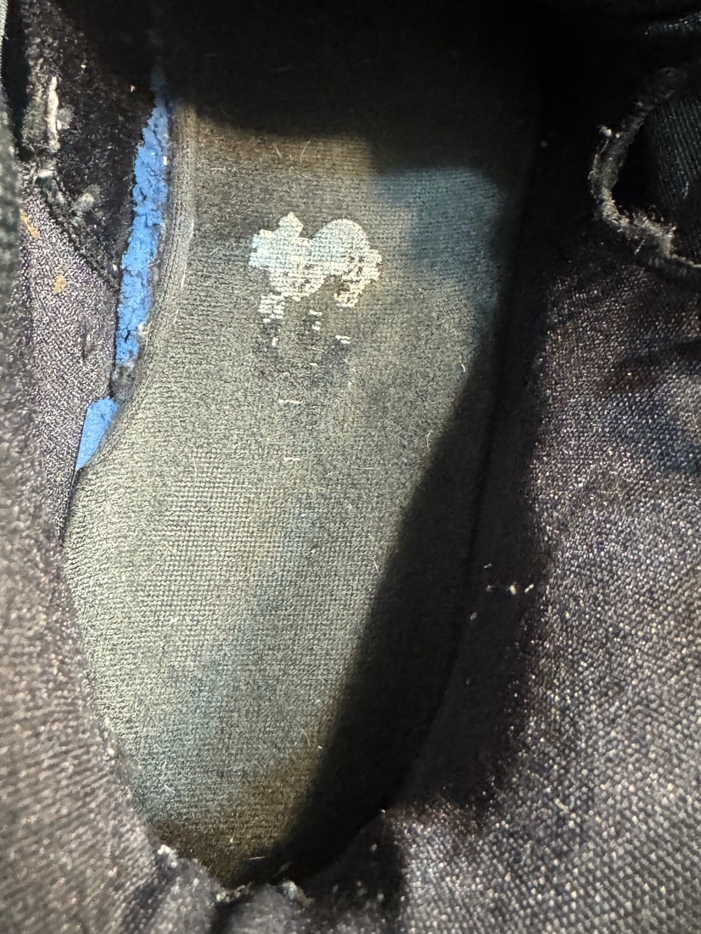 LeBrons High-Top Nike Basketball Shoes - Picture 6 of 6